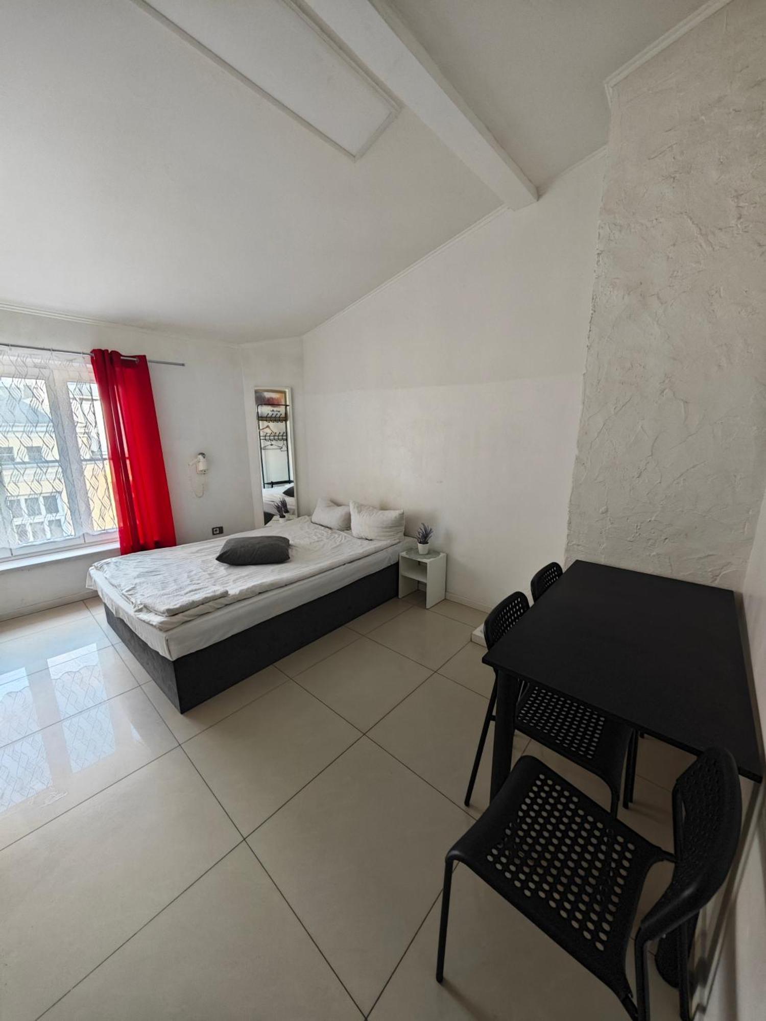 Apartamenty Wilcza - City Center Varsóvia Quarto foto